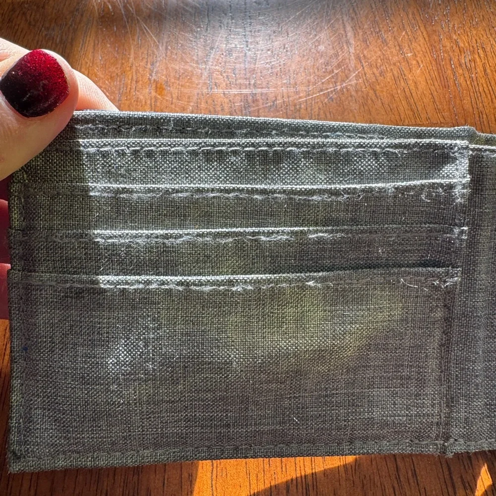 Champion men bifold
